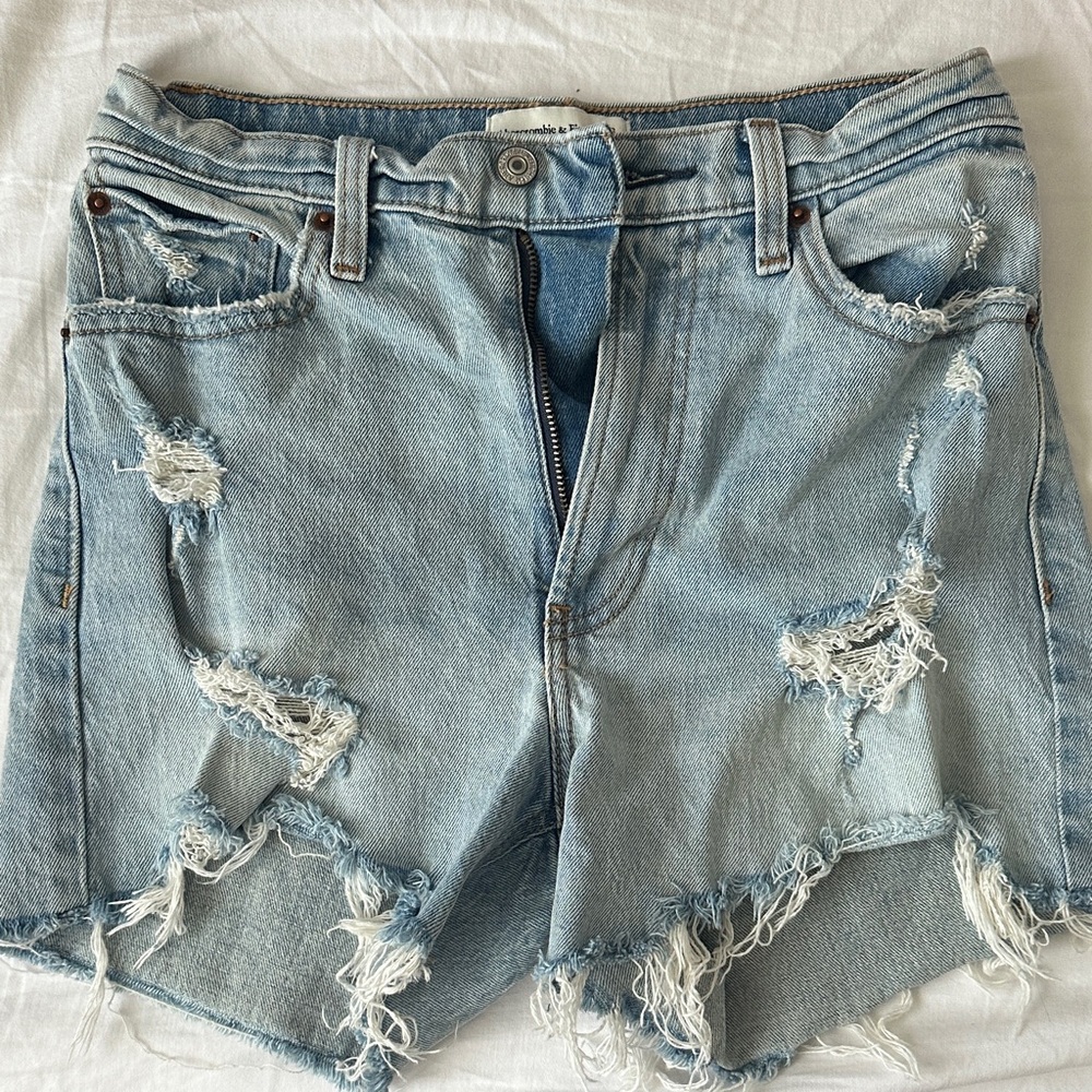 Abercrombie High Rise 4” Short 26